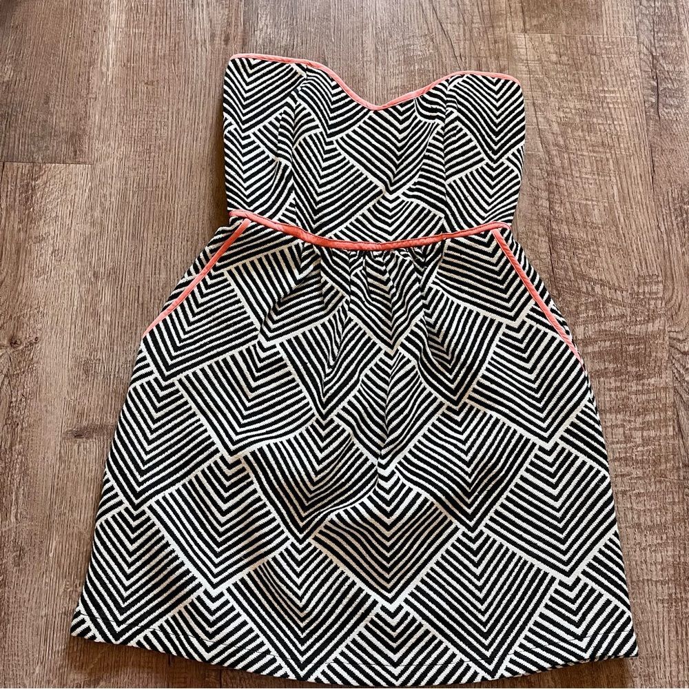 Judith March Black and White Chevron Dress with Coral Accents Sz. Small